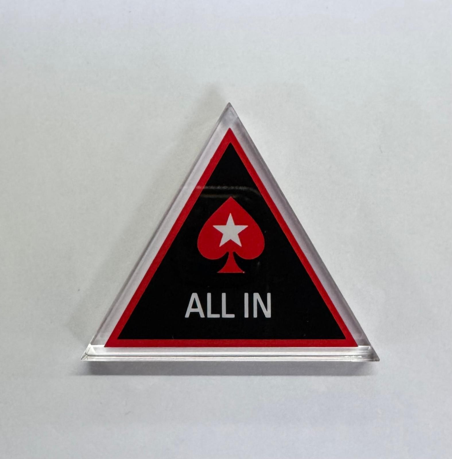 bottone-triangolare-all-in-in-plexiglas-con-disegno-picche-3.jpg