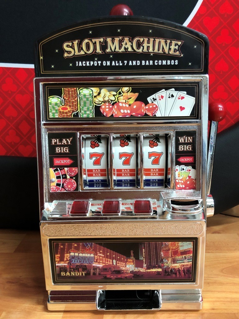dal-negro-salvadanaio-slot-machine.jpg