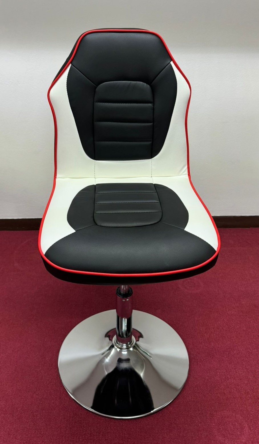 sgabello-sedia-da-dealer-in-similpelle-con-base-fissa.jpg